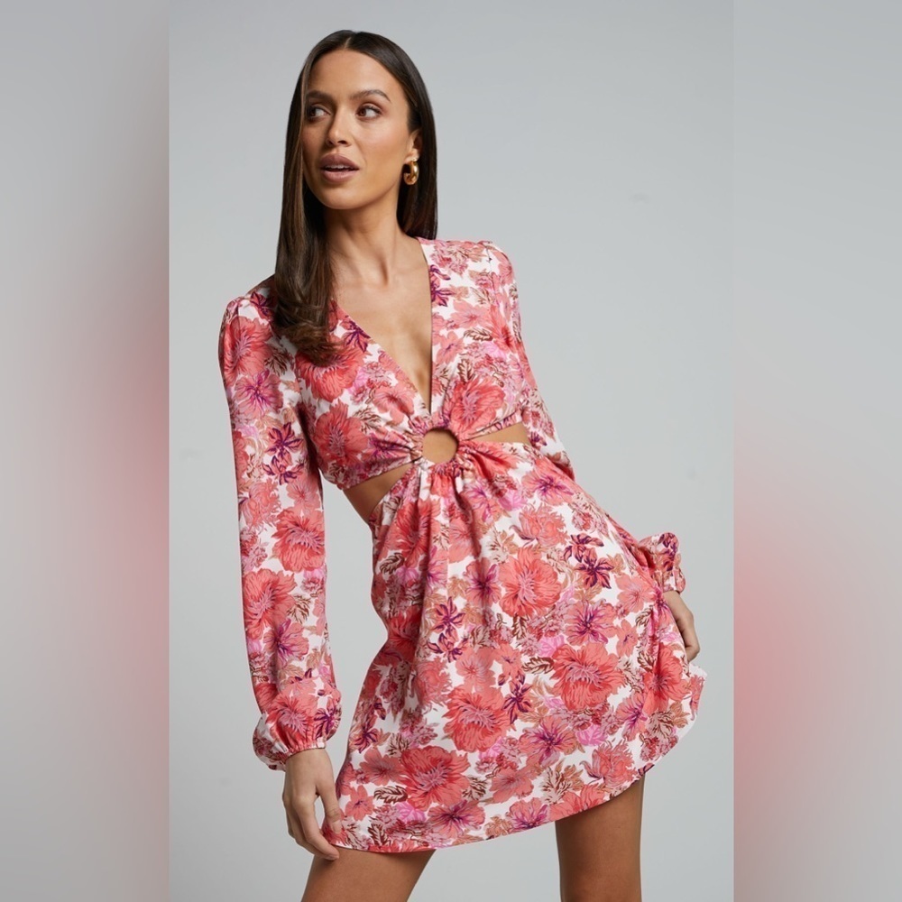 NWT | SHOWPO GENEVE MINI RING CUT OUT DRESS | LONG SLEEVE PINK FLORAL | SIZE 16